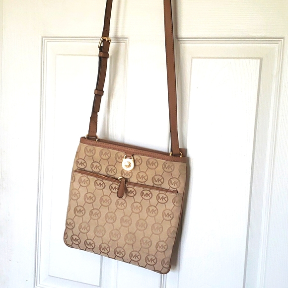 Michael Kors Kempton Crossbody - Picture 3 of 7